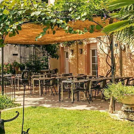 Hotel Restaurant Les Touristes فال لي با المظهر الخارجي الصورة
