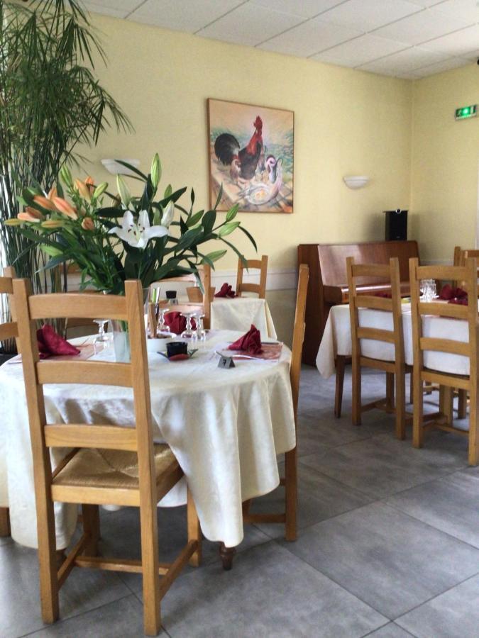 Hotel Restaurant Les Touristes فال لي با المظهر الخارجي الصورة