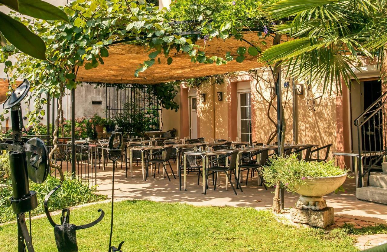 Hotel Restaurant Les Touristes فال لي با المظهر الخارجي الصورة